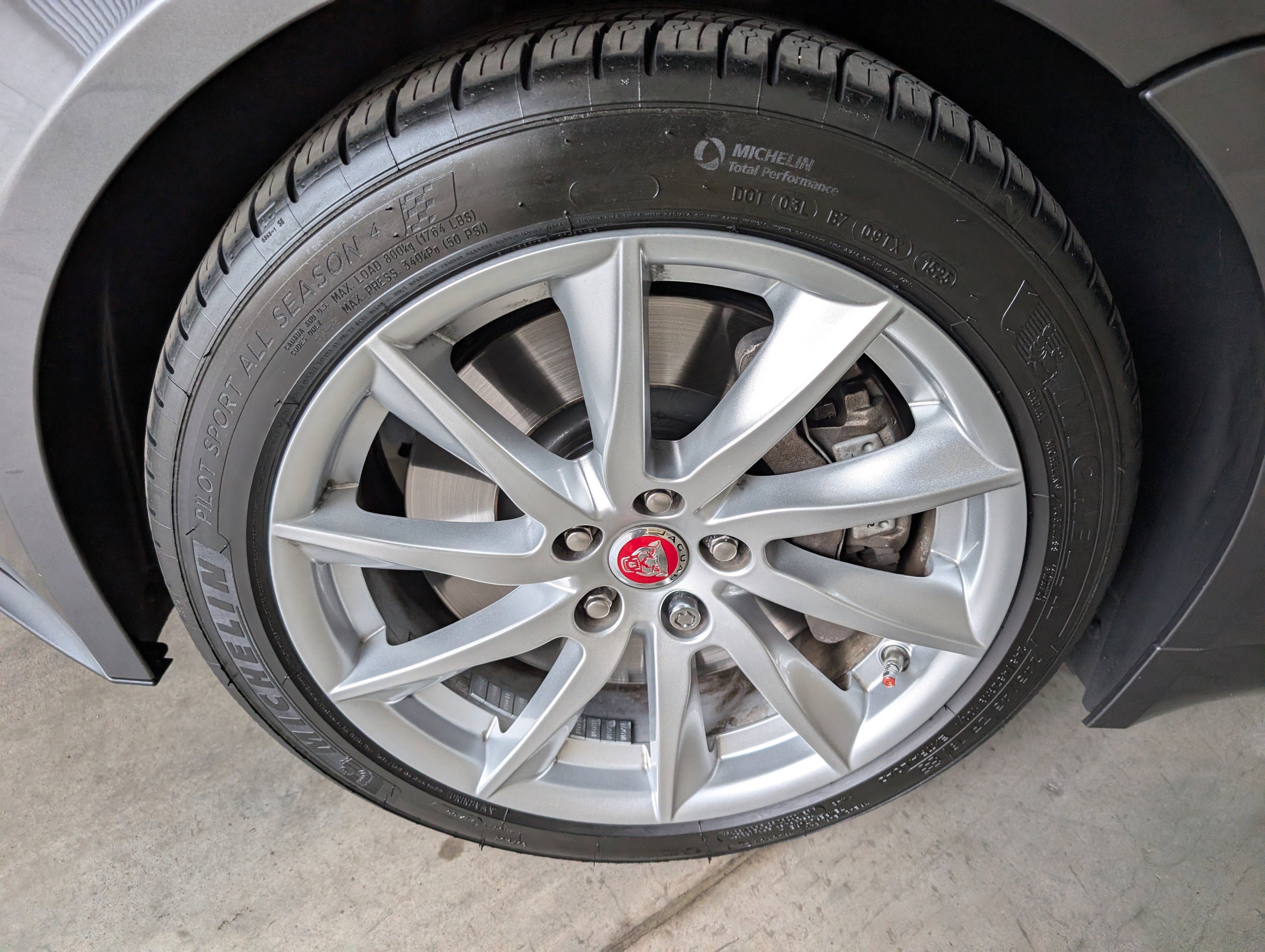 Used 2016 Jaguar F-TYPE Convertible image 14