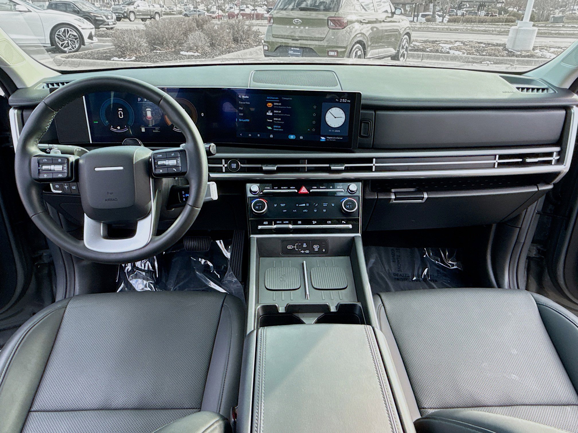 Used 2025 Hyundai Santa Fe SEL image 3