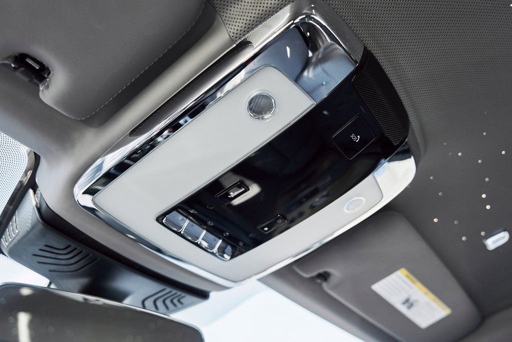 Used 2025 Rolls-Royce Phantom Sedan image 93