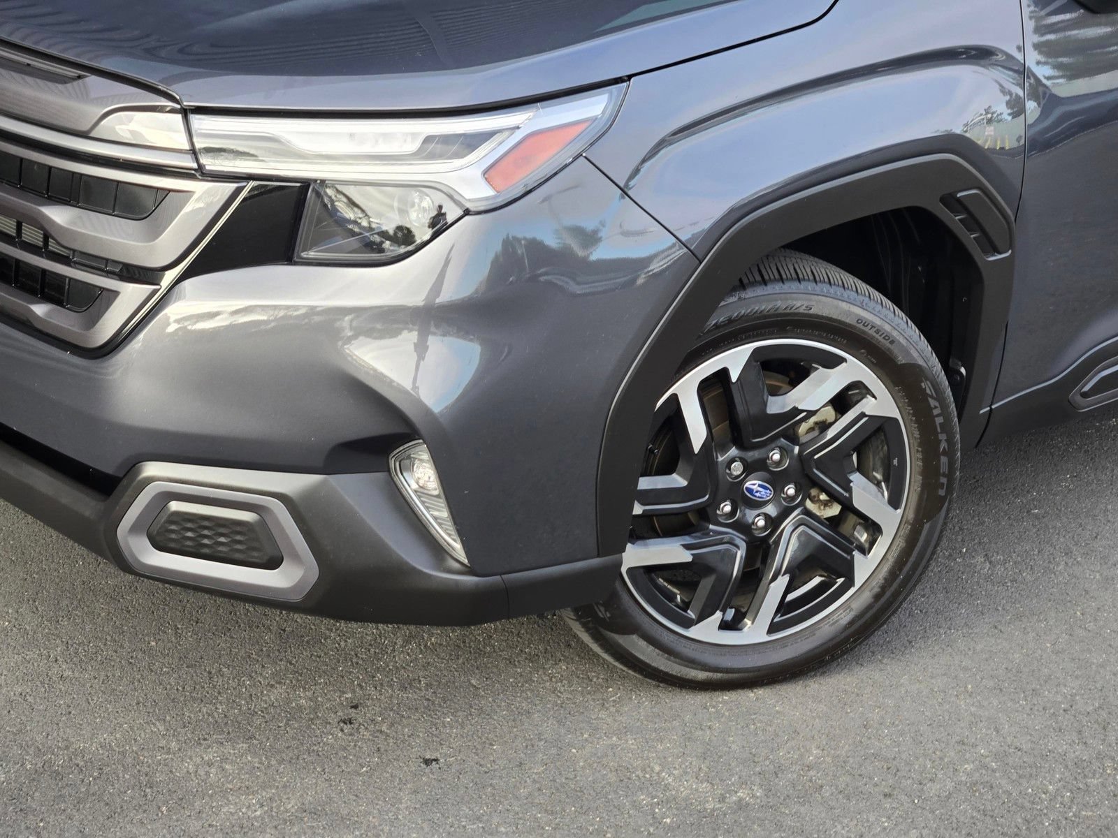 Used 2025 Subaru Forester Limited AWD/4WD image 9