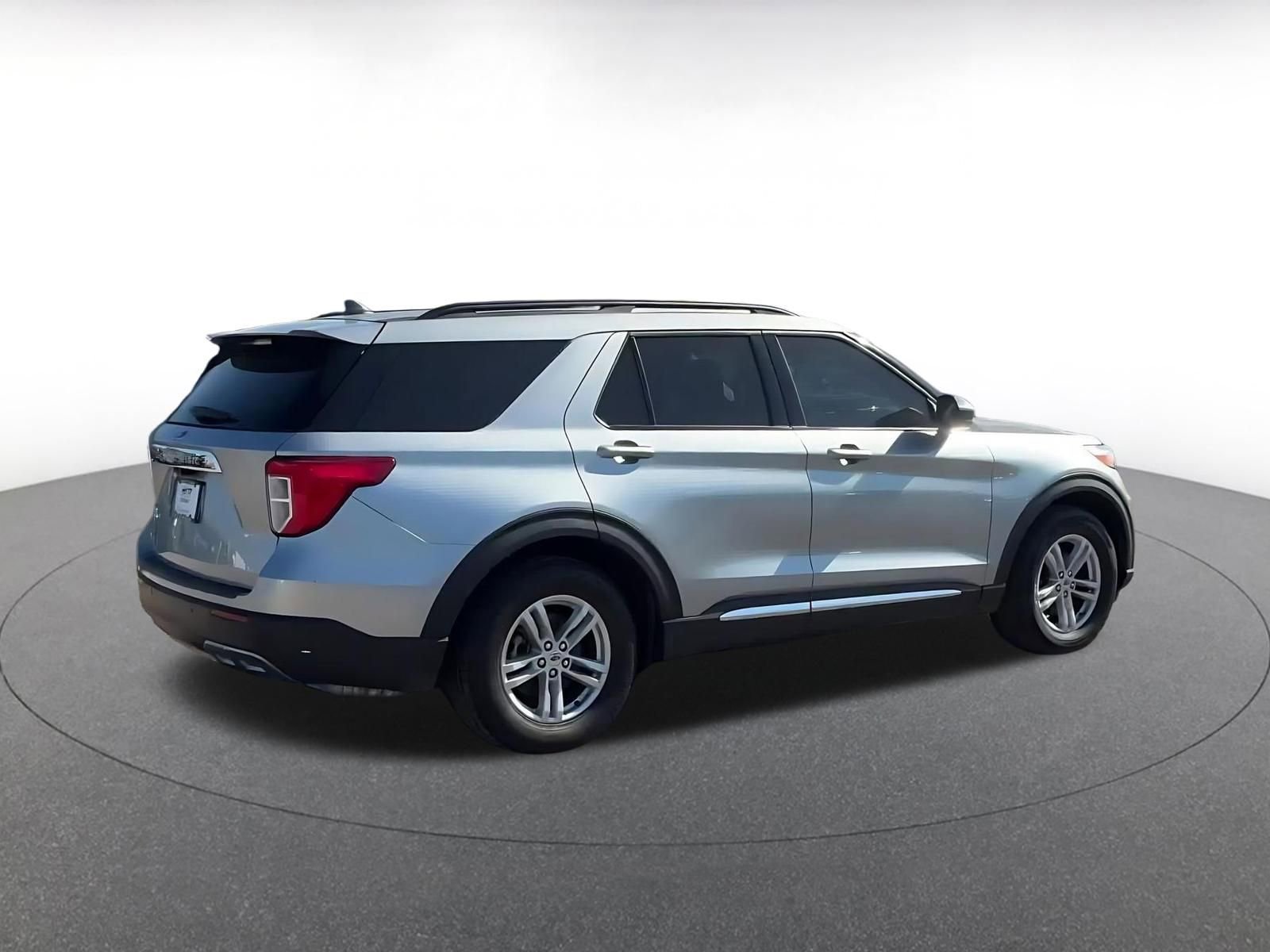 Used 2024 Ford Explorer XLT w/ Equipment Group 202A image 12