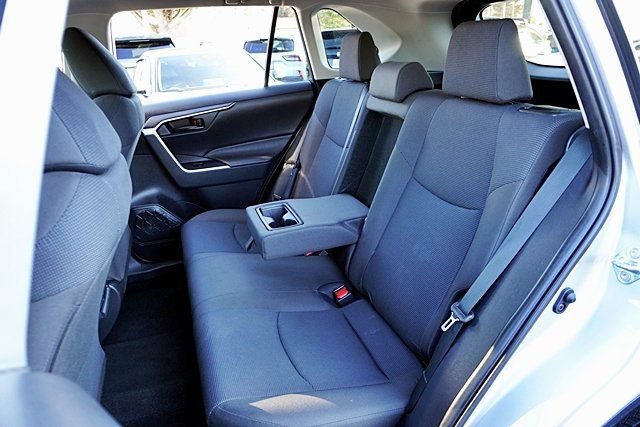 Used 2025 Toyota RAV4 LE FWD image 17