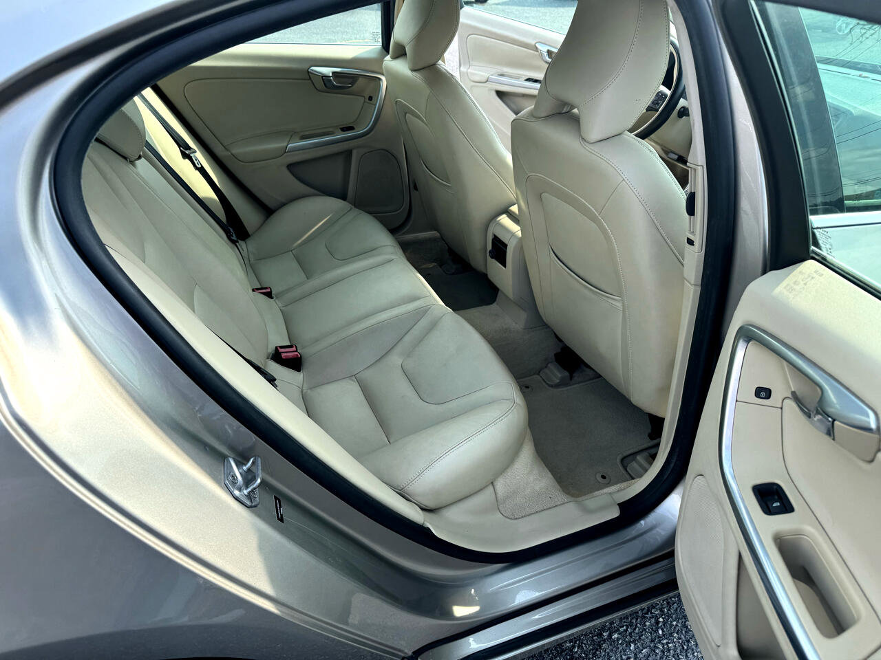 Used 2015 Volvo S60 T5 Premier image 14