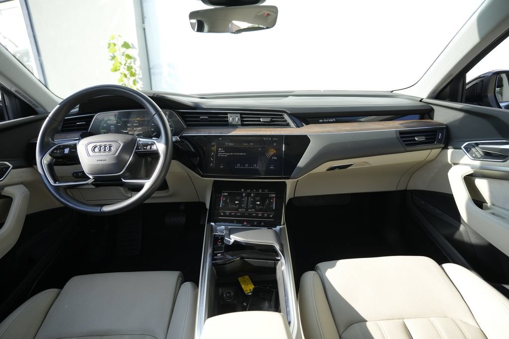 Used 2019 Audi e-tron Prestige AWD/4WD image 48