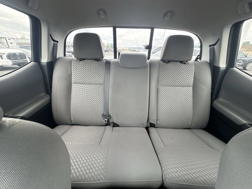 Used 2022 Toyota Tacoma SR AWD/4WD image 13