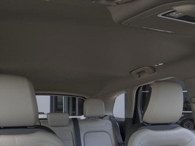 New 2025 Lincoln Corsair AWD w/ Equipment Group 101A image 22