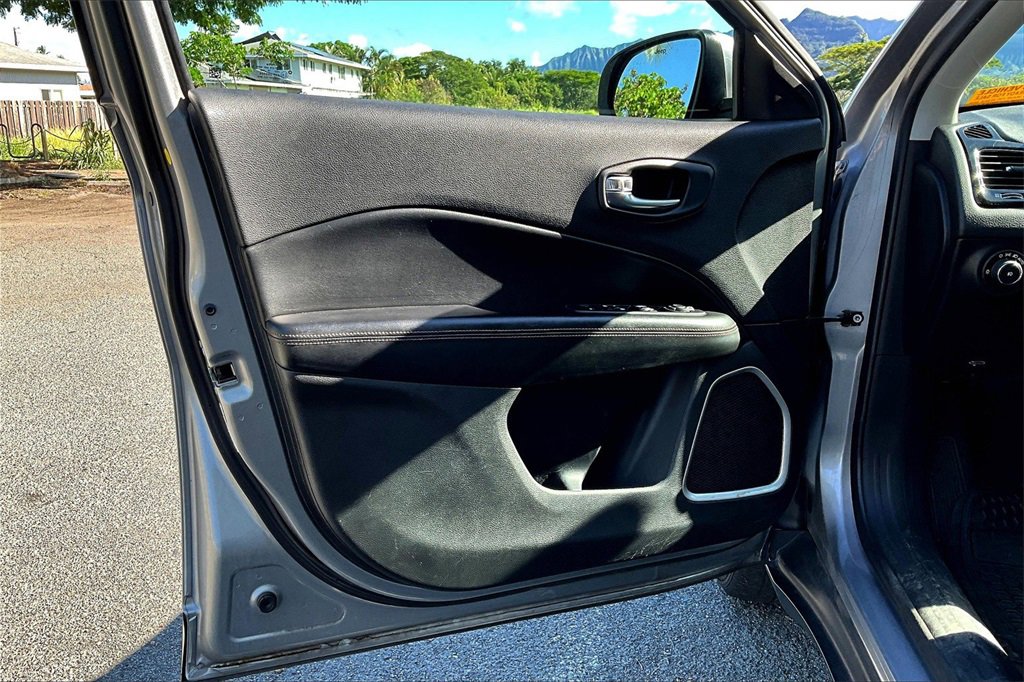 Used 2020 Jeep Compass Limited image 18