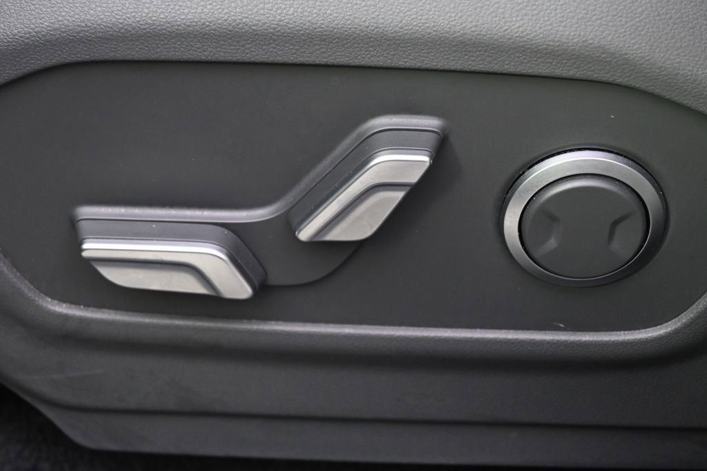 Used 2025 Hyundai Santa Fe SEL image 14