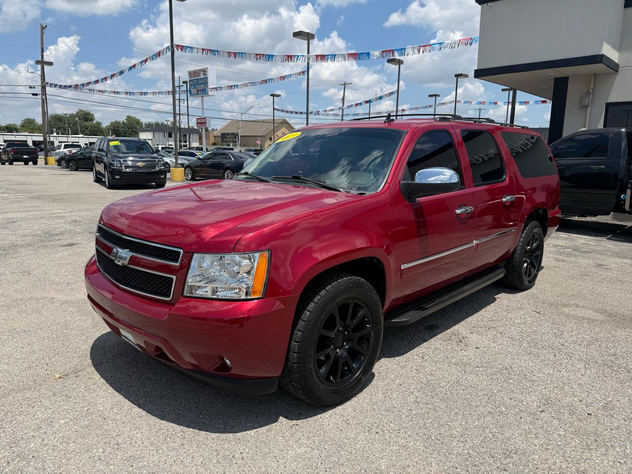 Used 2013 Chevrolet Suburban LTZ RWD image 2