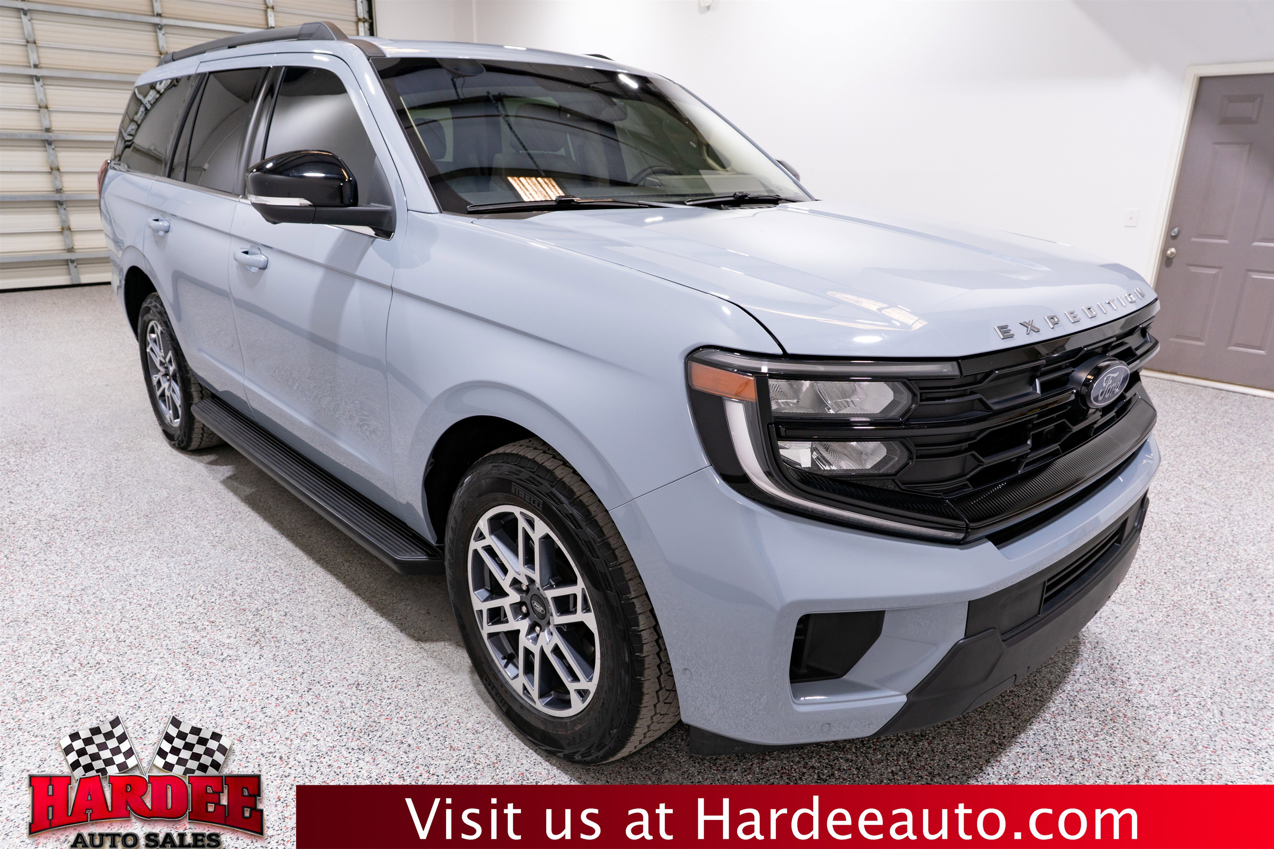 Used 2025 Ford Expedition Active AWD/4WD image 6