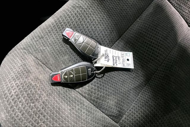 Used 2017 Dodge Grand Caravan SE w/ UConnect Hands-Free Group image 37