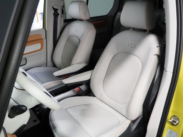 Used 2025 Volkswagen ID. Buzz 1st Edition image 15