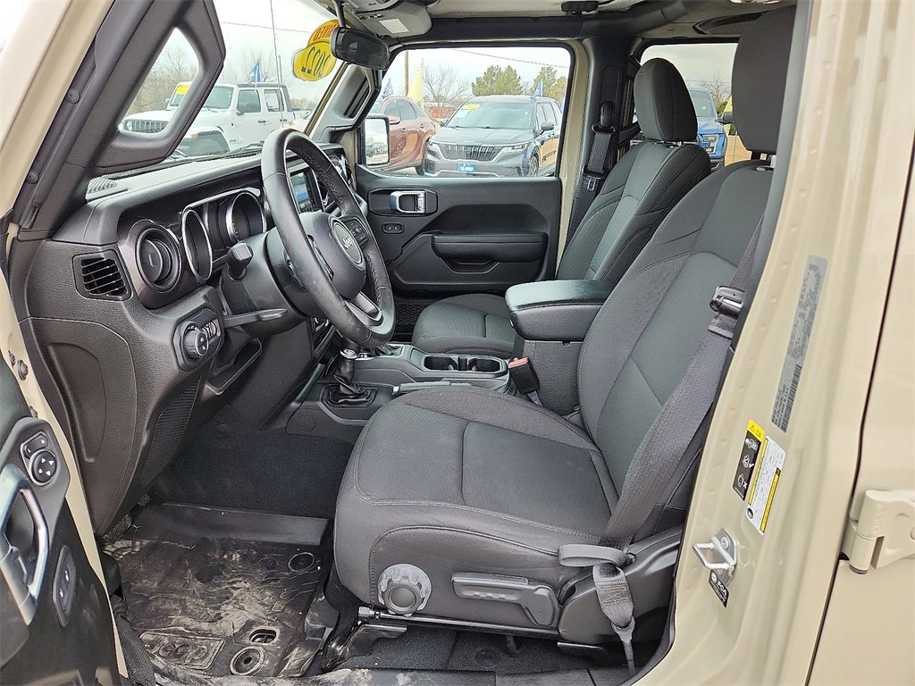 Used 2022 Jeep Gladiator Sport image 15