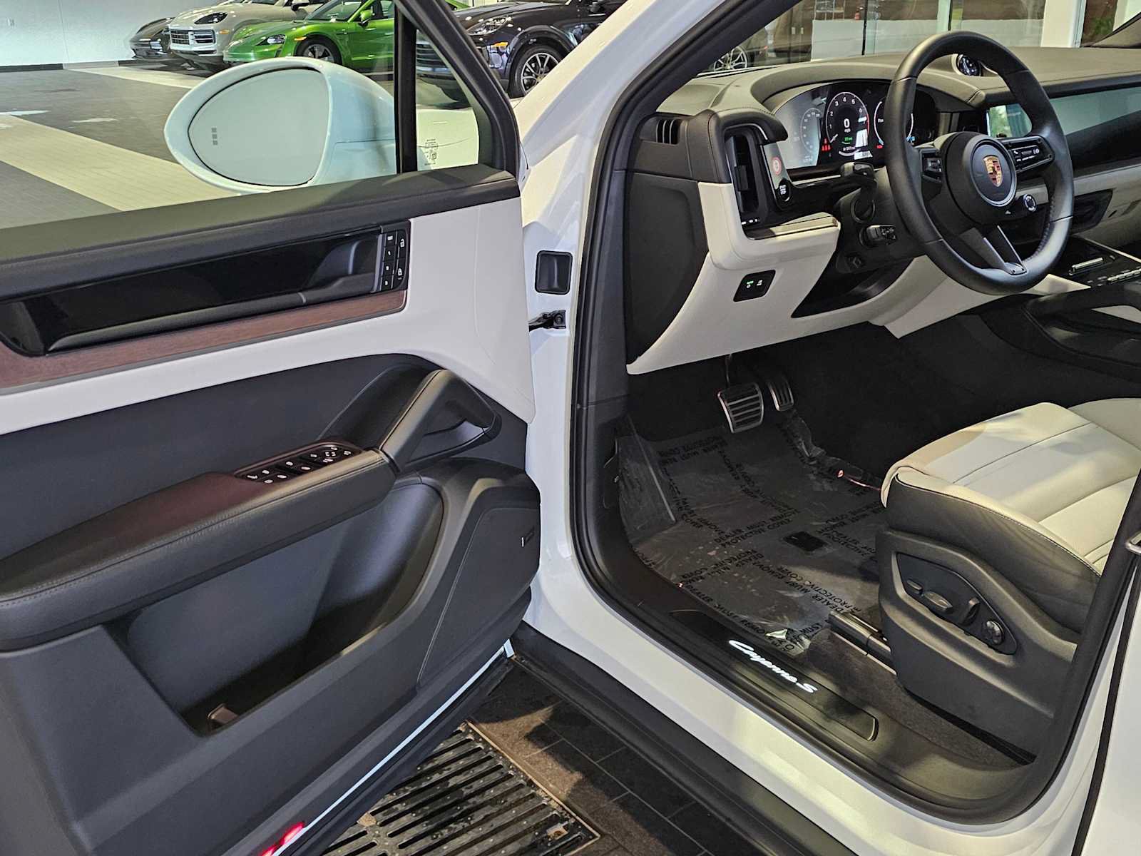 New 2025 Porsche Cayenne S AWD/4WD image 21
