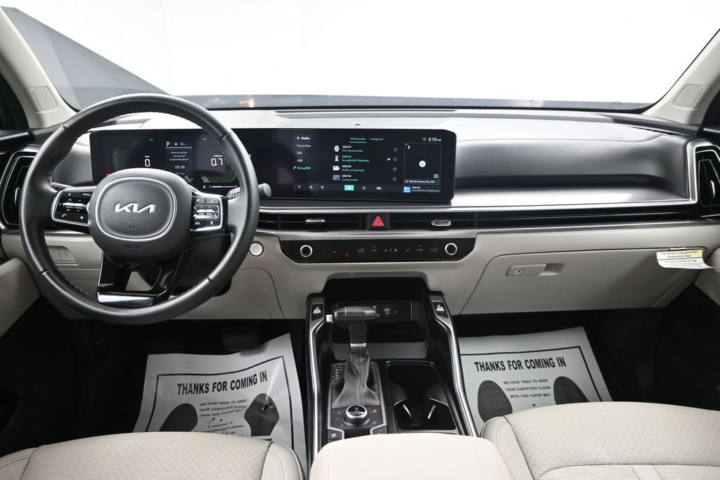 Certified 2025 Kia Sorento S AWD/4WD image 32