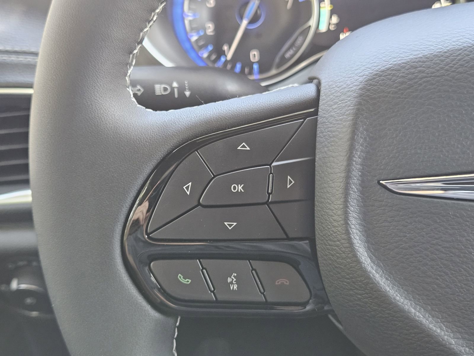 New 2025 Chrysler Pacifica Limited FWD image 29