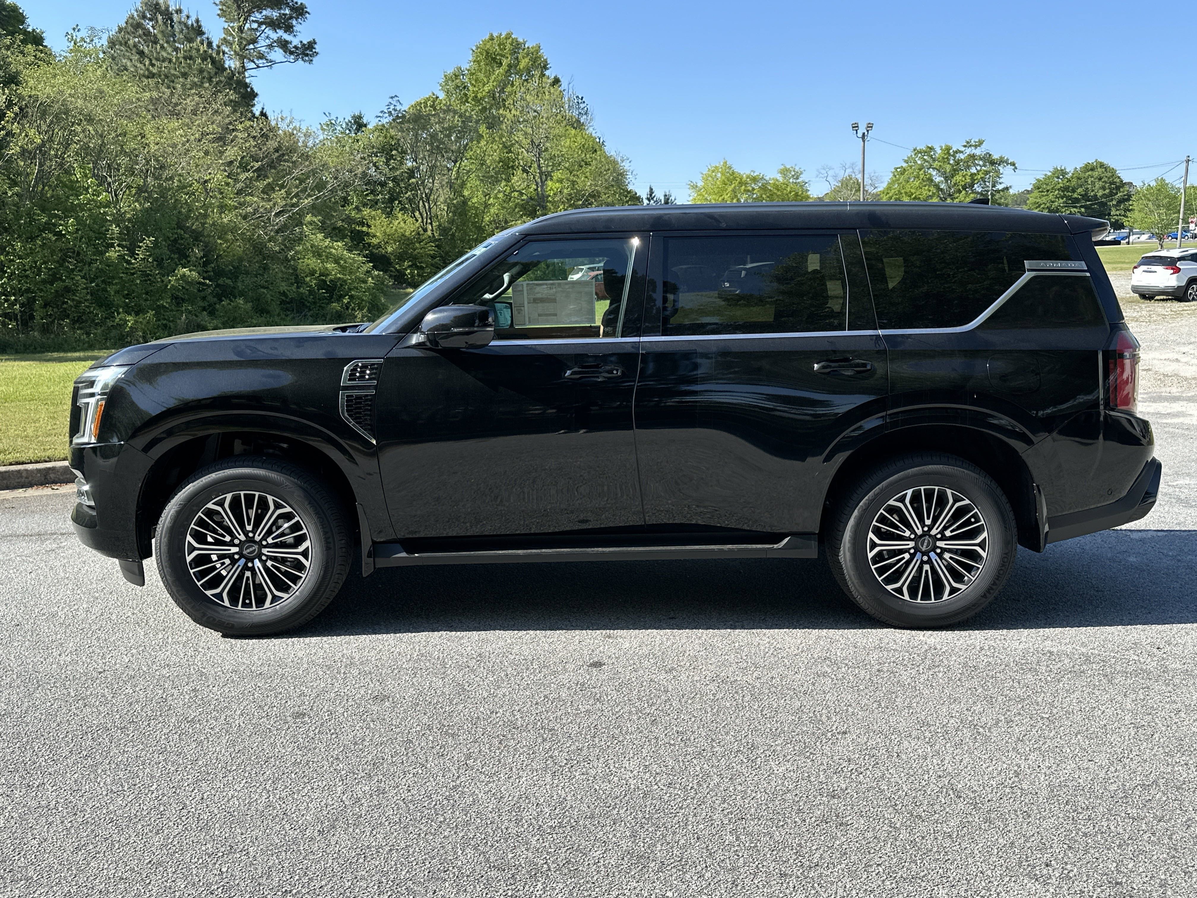 New 2025 Nissan Armada SL w/ Captain's Chari Seat Package image 8