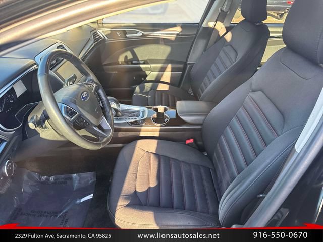 Used 2016 Ford Fusion SE FWD image 10