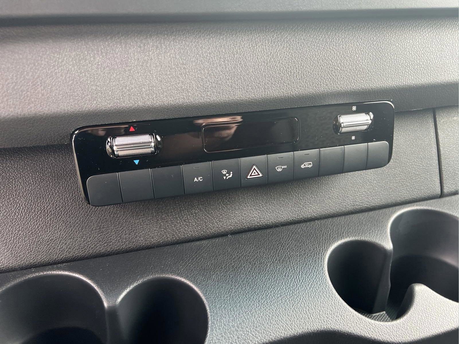 Used 2024 Mercedes-Benz Sprinter 2500 image 36