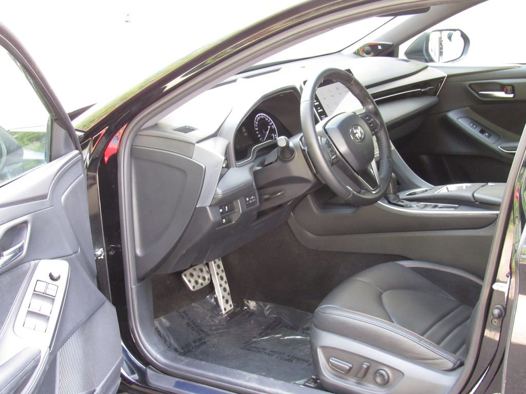 Used 2019 Toyota Avalon XSE FWD image 9