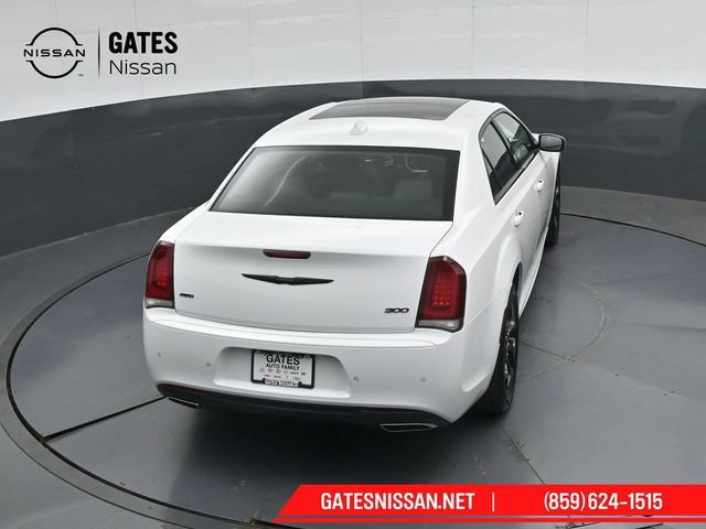 Used 2022 Chrysler 300 Touring L w/ Popular Equipment Group AWD/4WD image 46