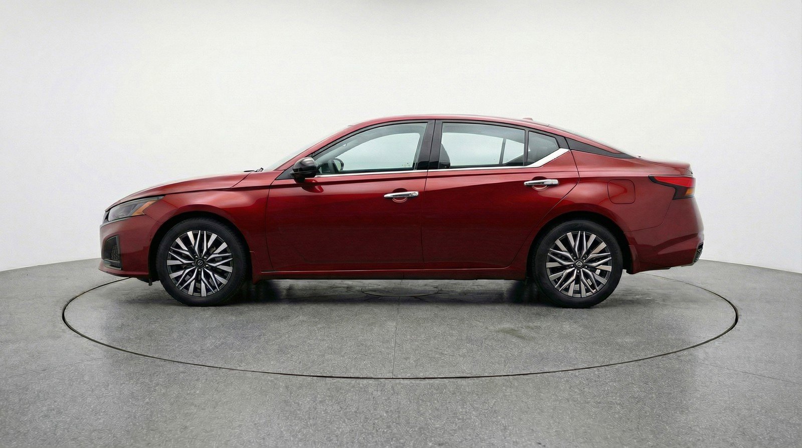 Used 2025 Nissan Altima 2.5 SV image 5