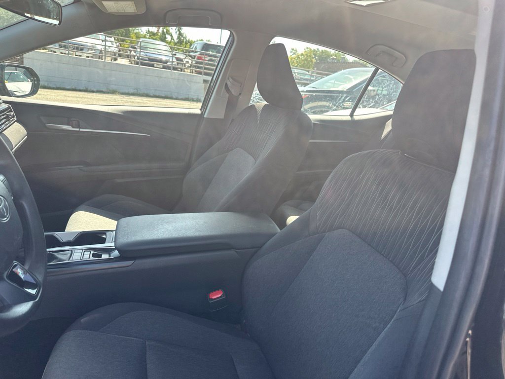 Used 2025 Toyota Camry LE FWD image 32