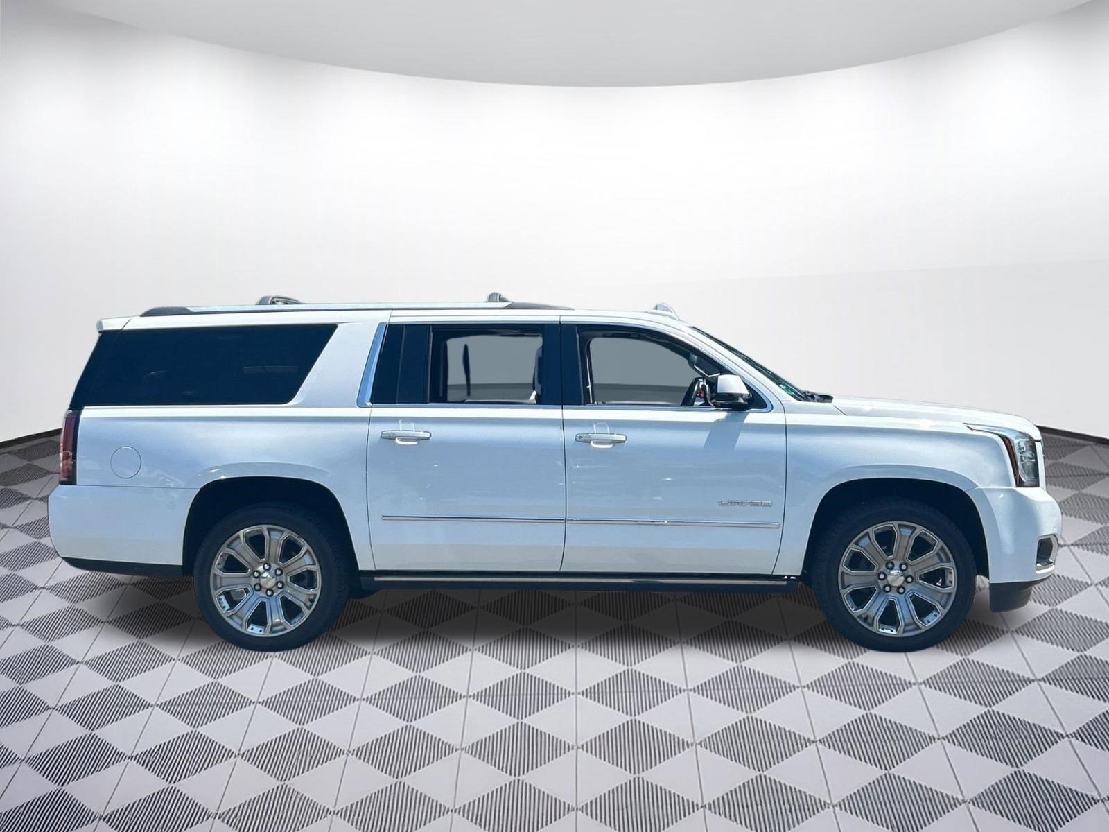 Used 2016 GMC Yukon XL Denali w/ Open Road Package AWD/4WD image 8