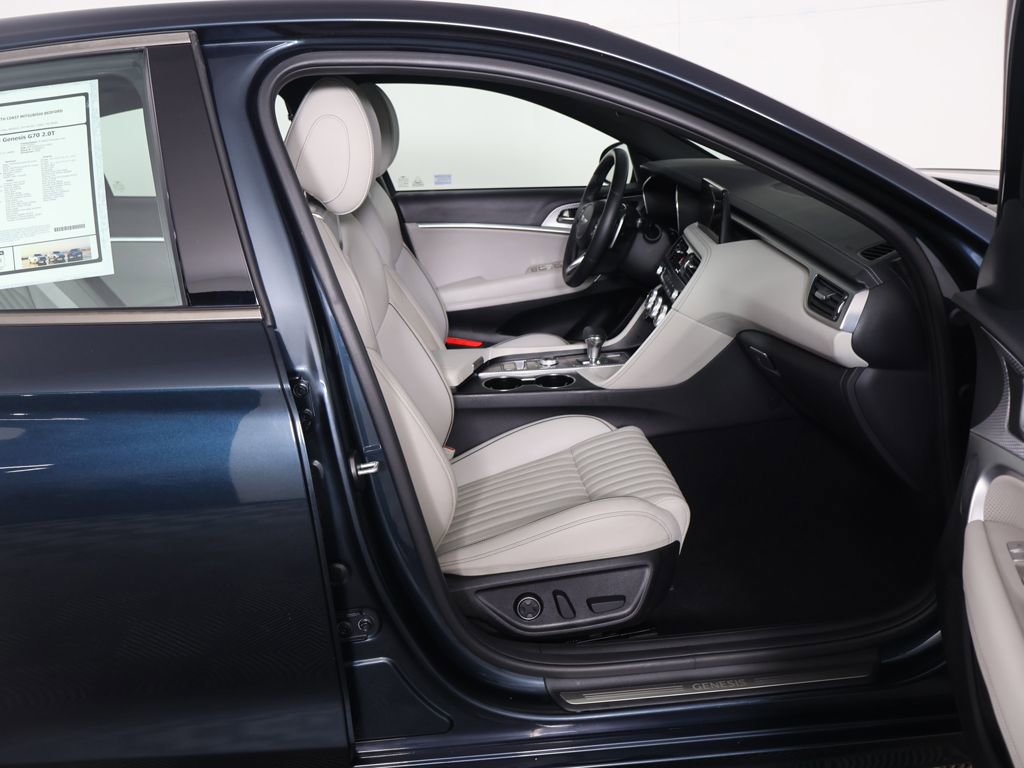 Used 2023 Genesis G70 2.0T w/ Sport Prestige Package image 32