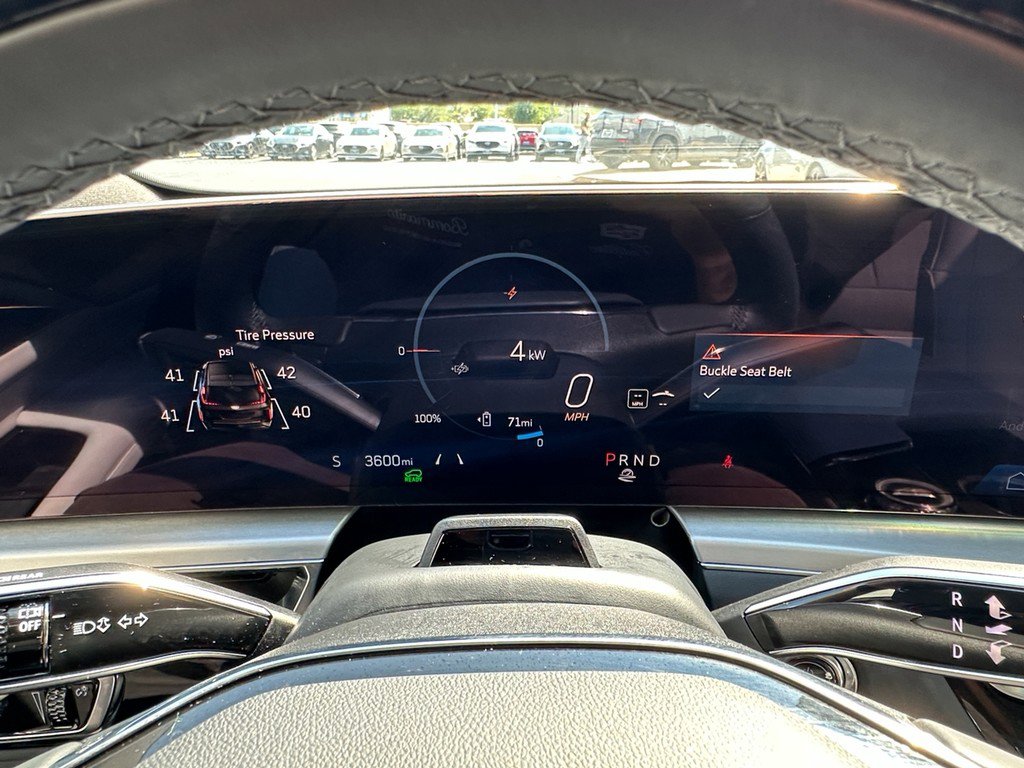 New 2025 Cadillac Lyriq Luxury w/ LPO, Floor Liner Package AWD/4WD image 23