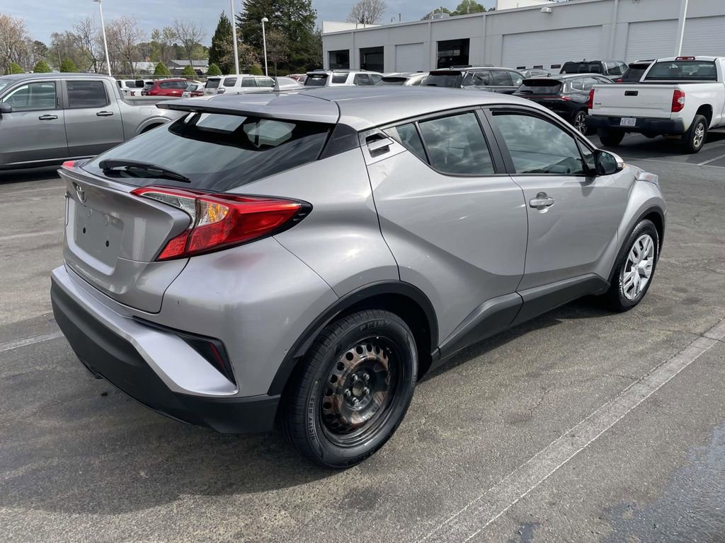 Used 2019 Toyota C-HR LE image 10