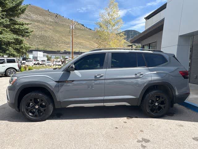 Used 2024 Volkswagen Atlas Peak Edition SE AWD/4WD image 4
