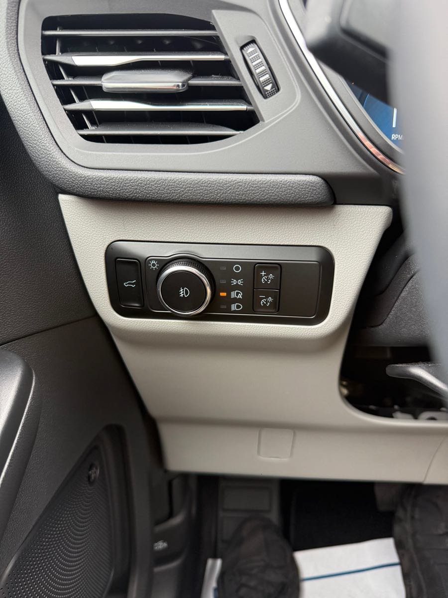 Used 2023 Ford Escape Platinum w/ Premium Technology Package AWD/4WD image 24