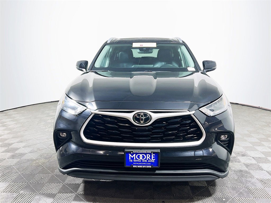 Certified 2024 Toyota Highlander XLE image 3