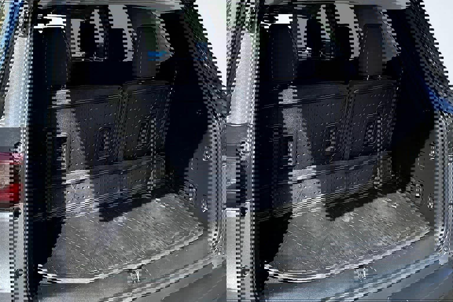 Used 2020 Chevrolet Traverse LS w/ LPO, Blackout Package AWD/4WD image 19