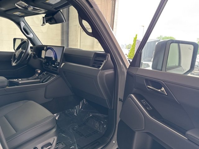 Used 2025 Lexus GX 550 w/ Cold Area Package image 54