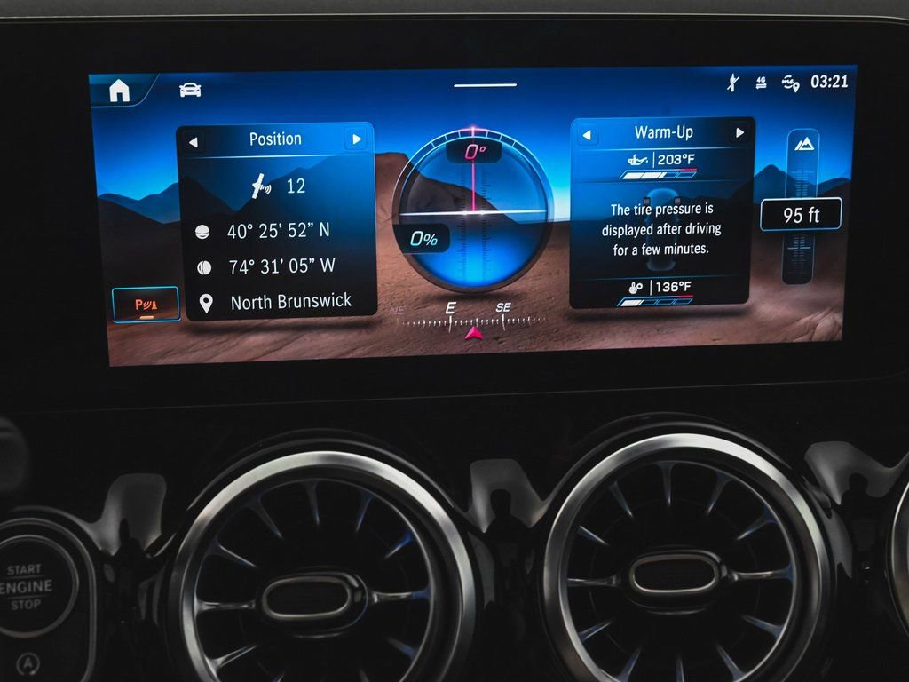 Used 2024 Mercedes-Benz GLA 35 AMG 4MATIC image 31