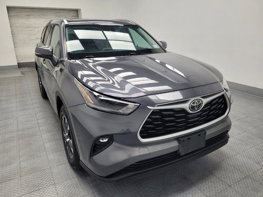 Used 2021 Toyota Highlander XLE FWD image 14