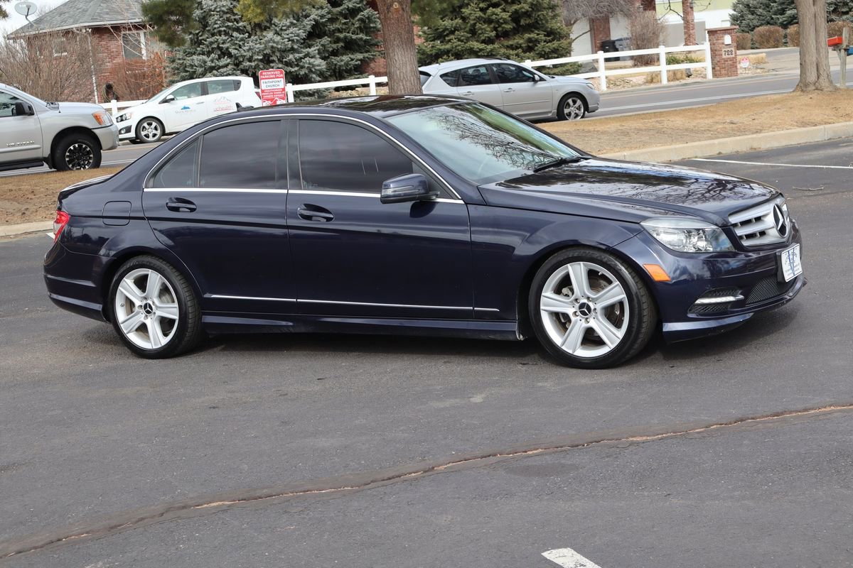Used 2011 Mercedes-Benz C 300 4MATIC Sedan image 2