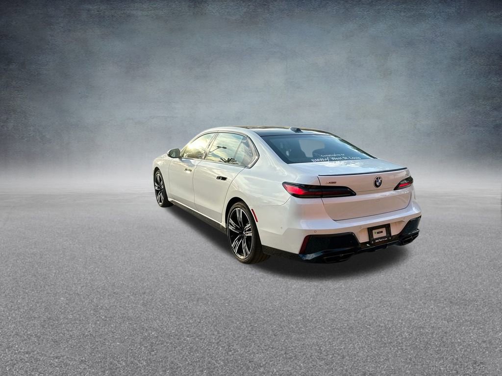 Used 2025 BMW 760i xDrive w/ Executive Package image 7