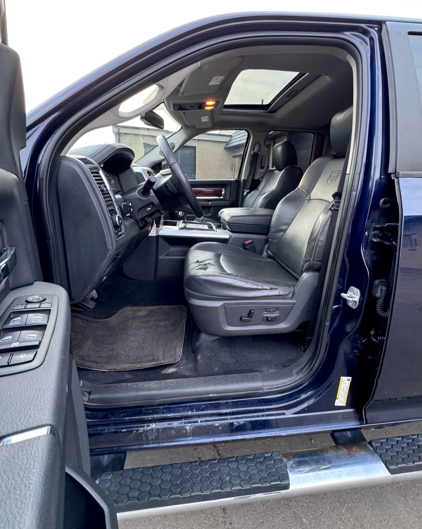 Used 2012 RAM 1500 Laramie image 4