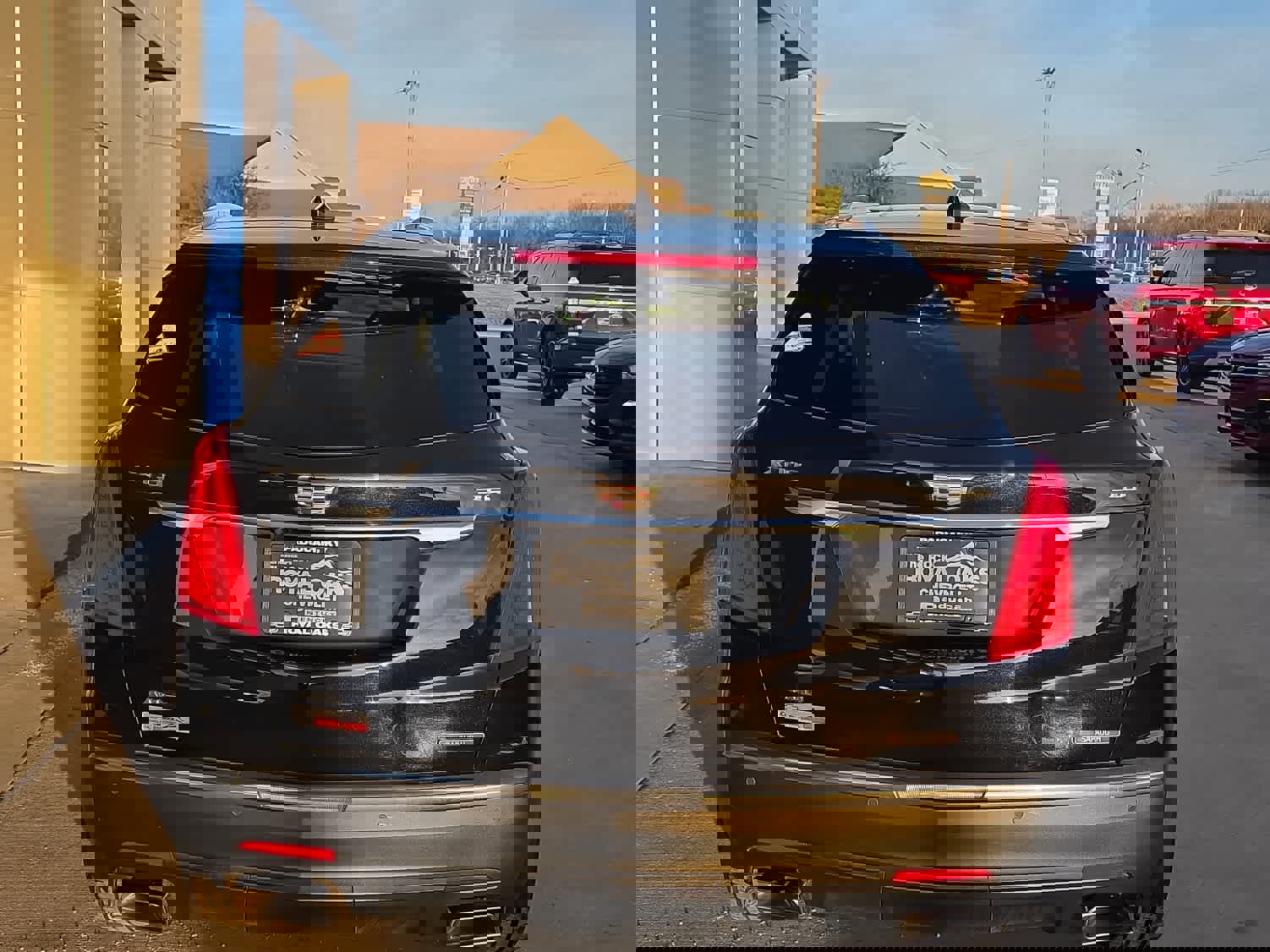 Used 2018 Cadillac XT5 Luxury w/ Driver Awareness Package image 7