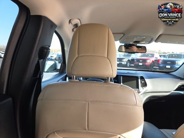 Used 2018 Jeep Cherokee Limited FWD image 29