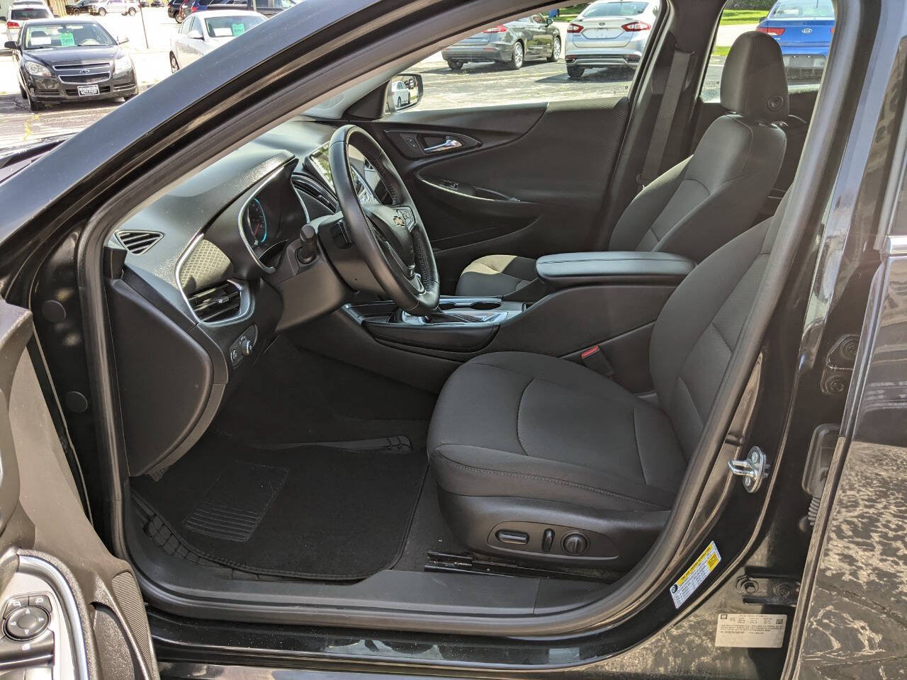 Used 2016 Chevrolet Malibu LT FWD image 10