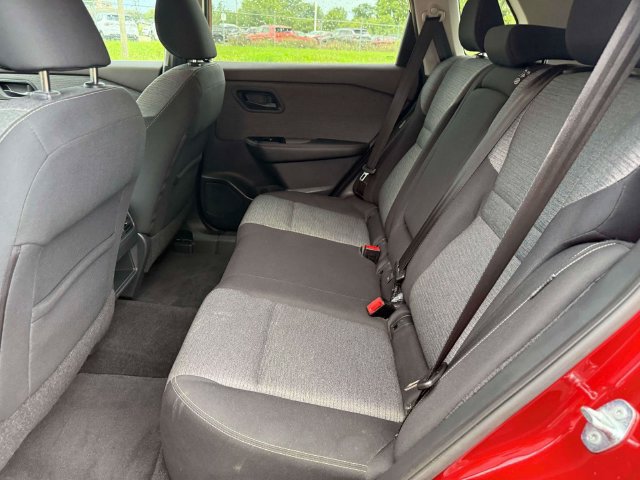Used 2021 Nissan Rogue S FWD image 12