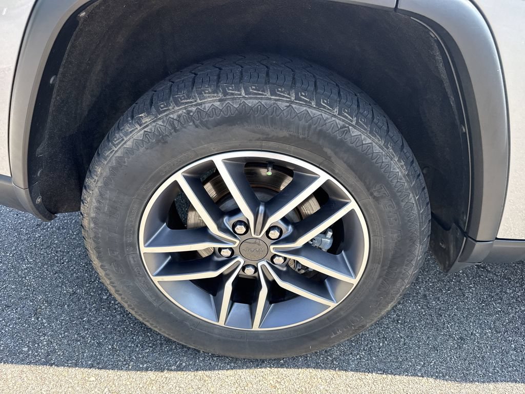 Used 2021 Jeep Grand Cherokee Limited RWD image 17
