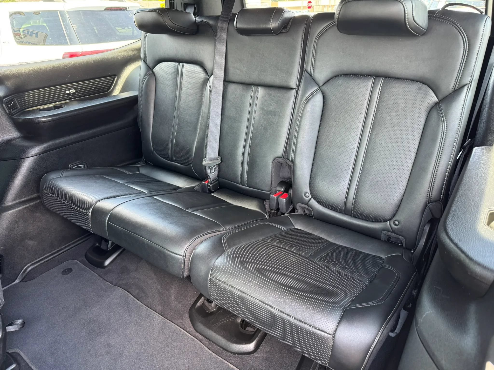 Used 2024 Jeep Wagoneer Series II AWD/4WD image 6
