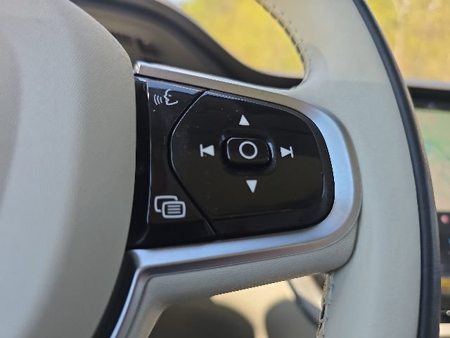 Certified 2024 Volvo XC60 B5 Ultimate AWD/4WD image 33