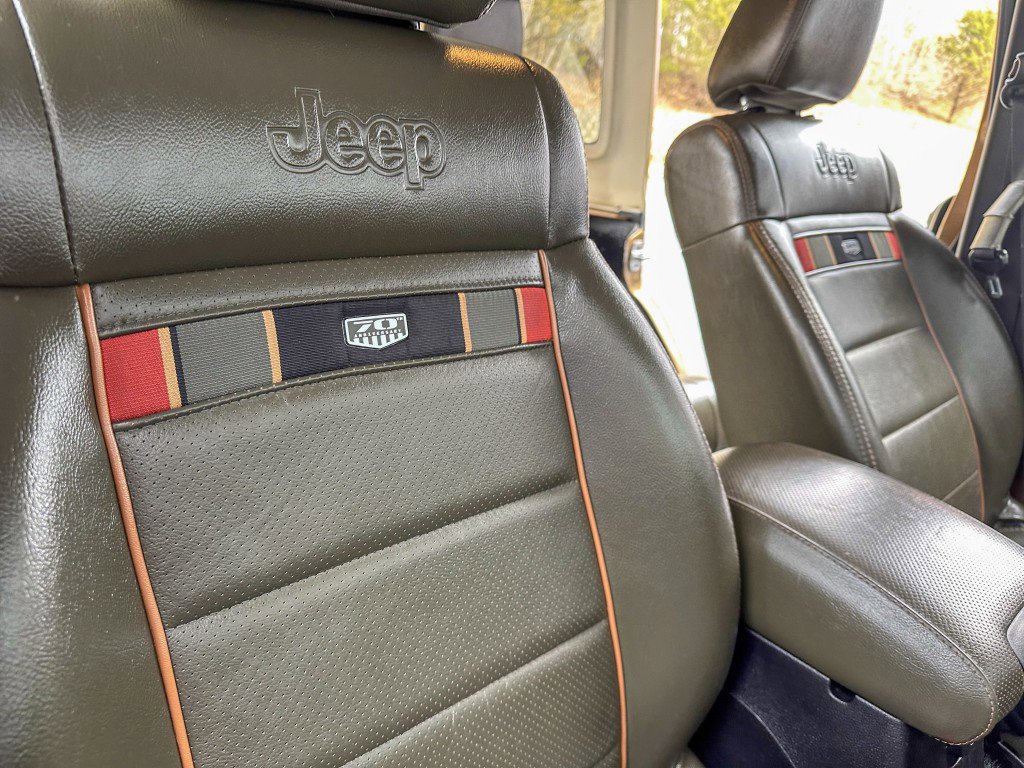 Used 2011 Jeep Wrangler Unlimited 70th Anniversary w/ Connectivity Group image 33