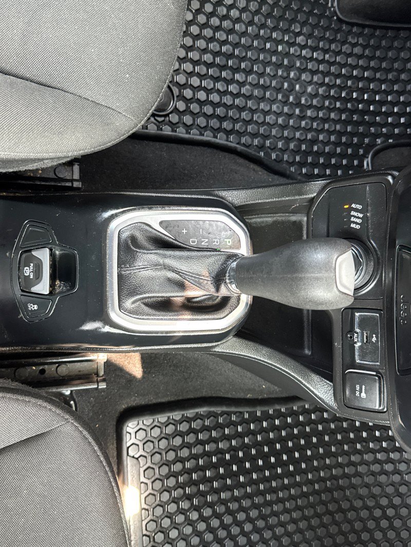Used 2019 Jeep Renegade Sport AWD/4WD image 38